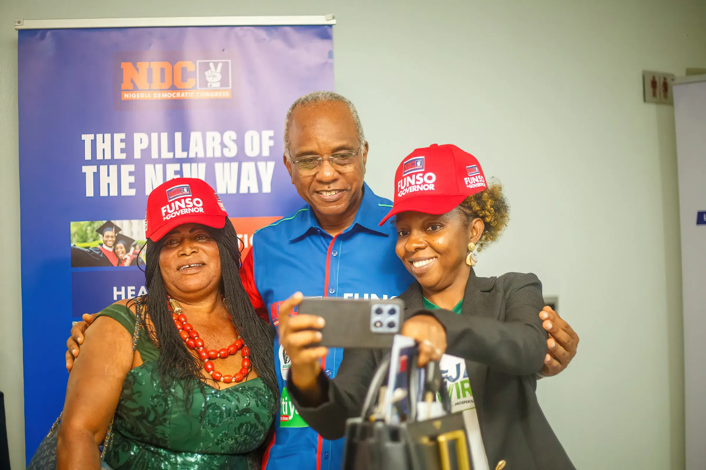 Funso Doherty with people at the unveiling of Tolani Animashaun and the Ọ̀nà Tuntun manifesto.