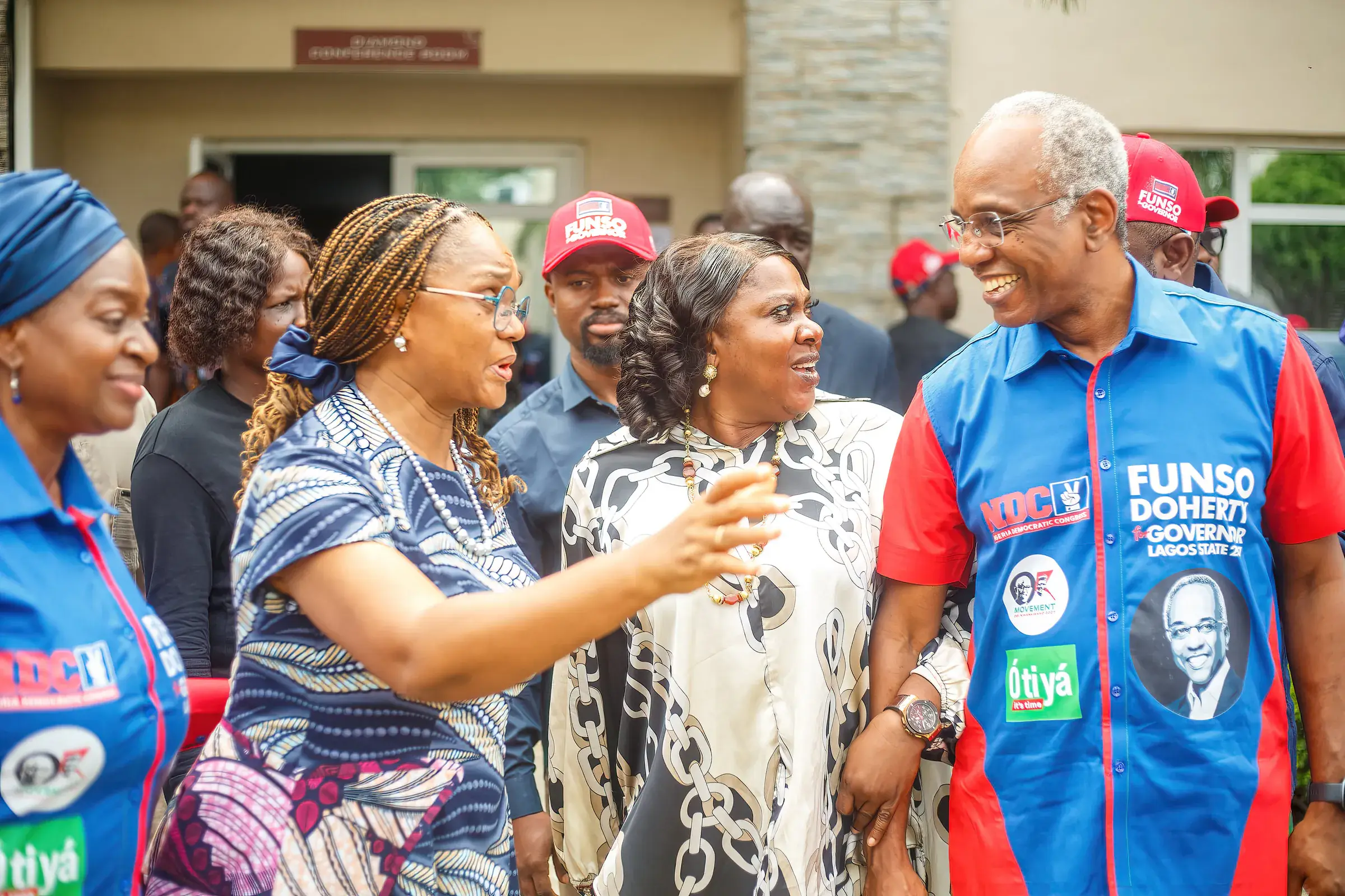 Funso Doherty with people at the unveiling of Tolani Animashaun and the Ọ̀nà Tuntun manifesto.